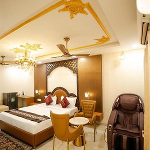 Deluxe King Suite
